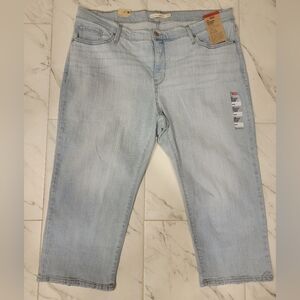 NWT Levi's 311 Shaping Skinny Capri Size 20W Light Wash Color